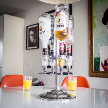 Dispensador de bebidas con LED